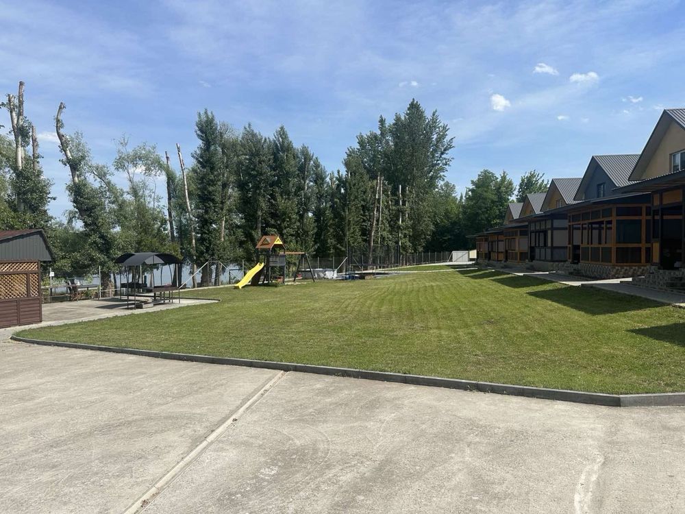 База відпочинку на Дністрі. Басейн. Село Вороновиця