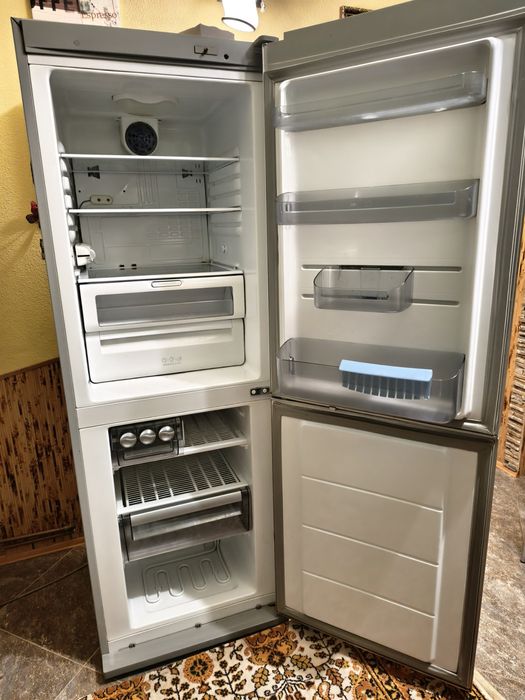 Холодильник LG дзеркальний