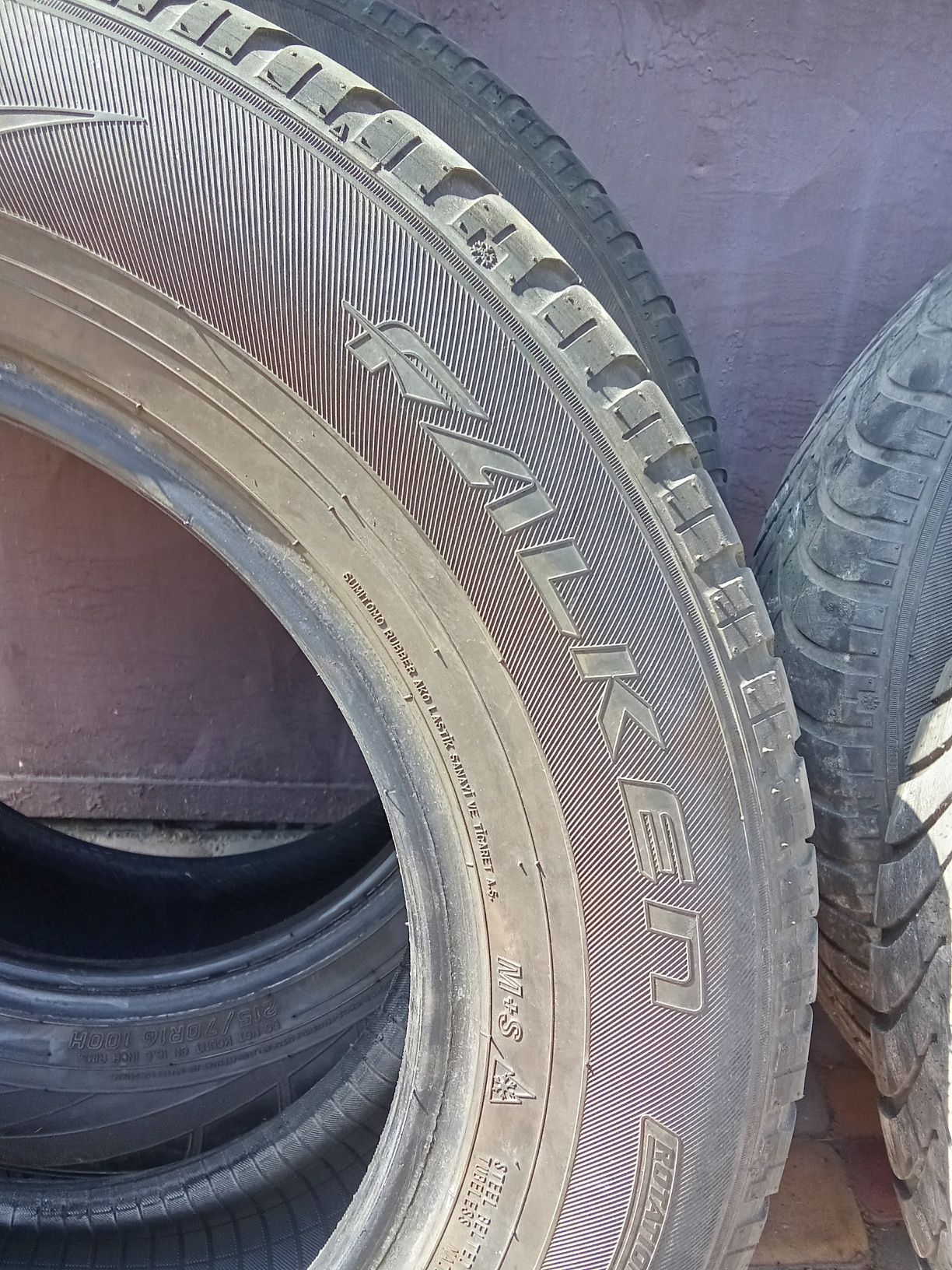Продам шини 215/70 r16