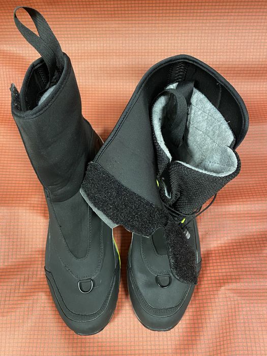 Веловзуття NW Himalaya