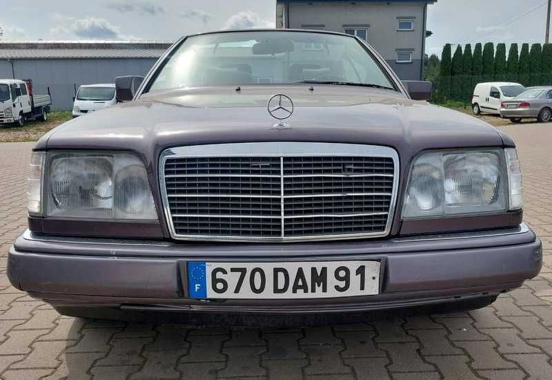 Mercedes  W124 Cabrio 2.2 benzyna 1993 rok