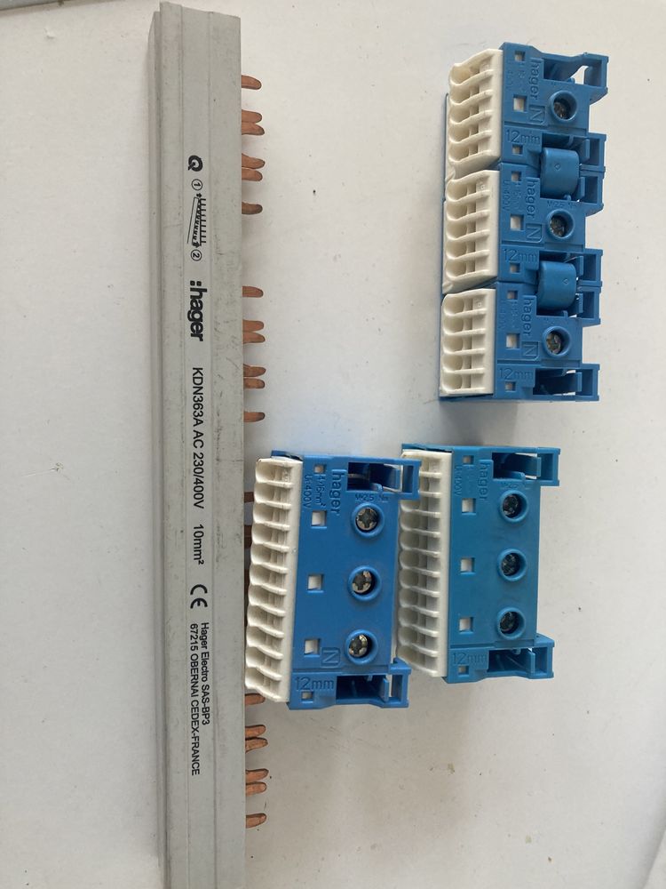 Тримач з клемами, шини Eaton довжина 1м 2п,3п . FireBox T100E OBO