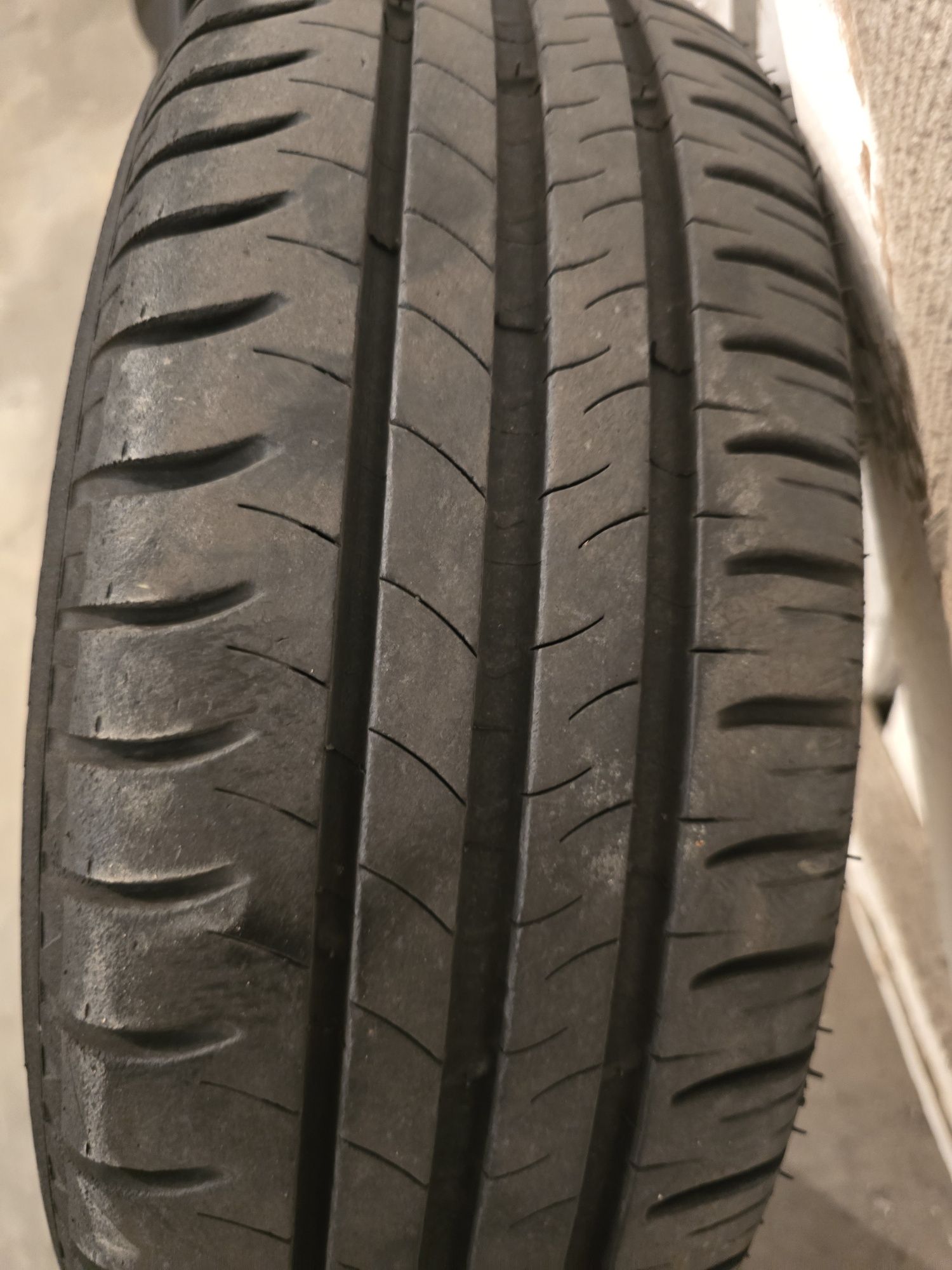 Michelin Energy Saver 185 / 60 R15