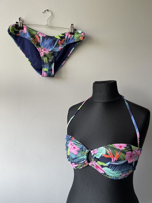 Strój kąpielowy, tropikalny wzór