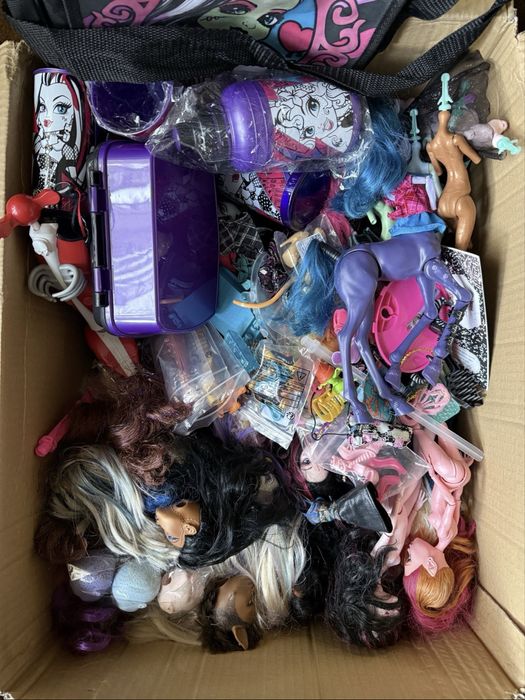 Проаж ляльок монстер хай