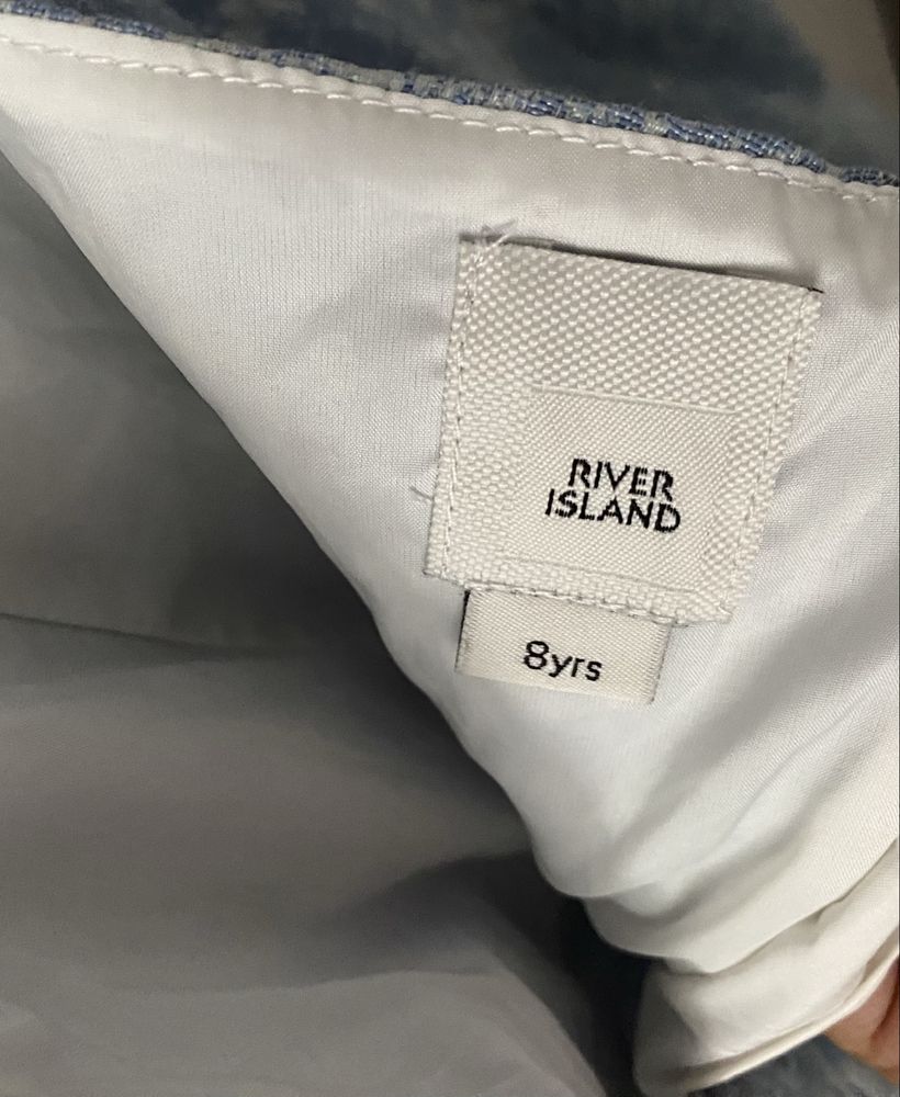 Elegancka wyjściowa wizytowa sukienka z naszyjnikiem River Island 128