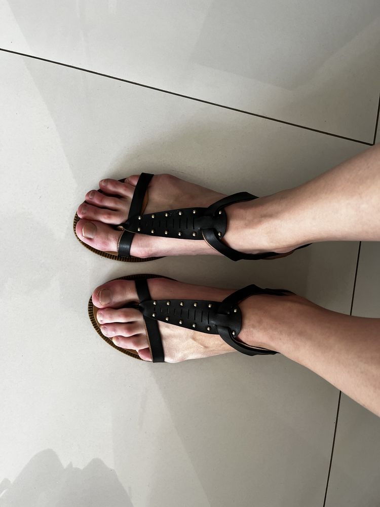 Czarne skórzane sandały,rozmiar 37