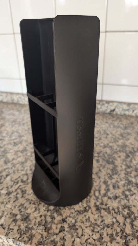 Depósito de Cápsulas Usadas e Suporte para Caixas Novas