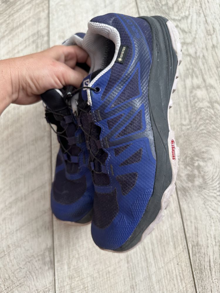 Salomon Gore - Tex ( 39.1/3 p ) 25.5 cm