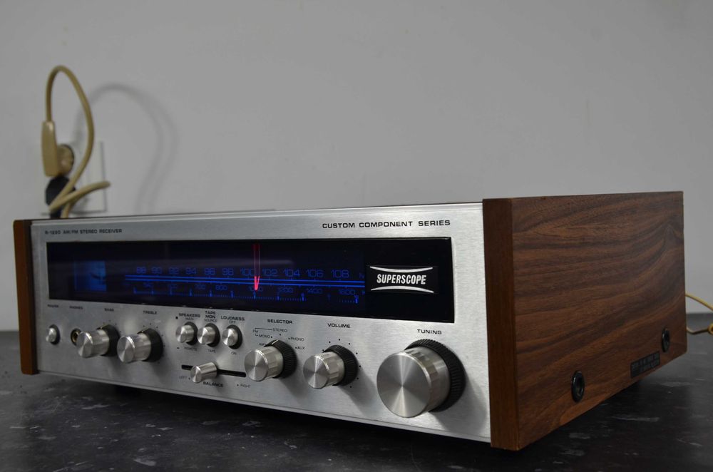 Marantz Superscope R-1220 Amplituner stereo srebrny