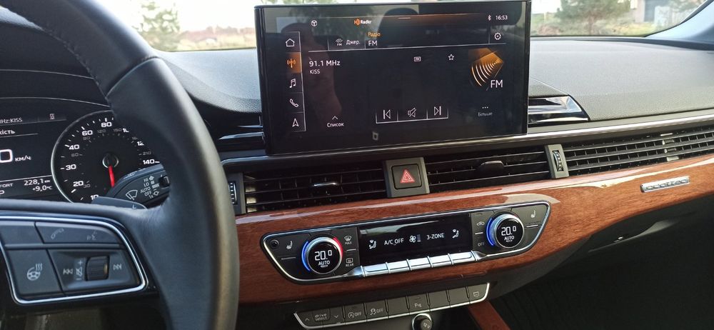 Audi A4 B9 2022 quattro