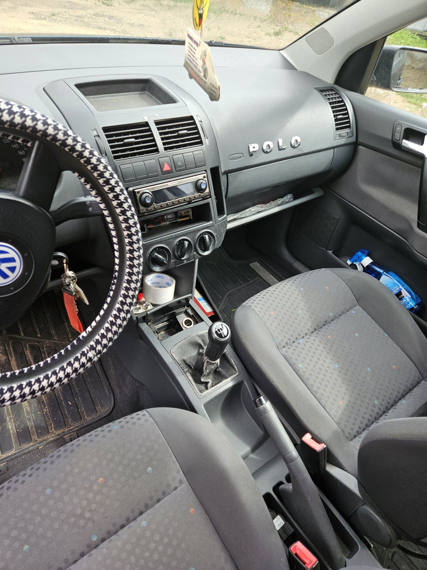 Volkswagen Polo 1.4 16v używany przez kobietę