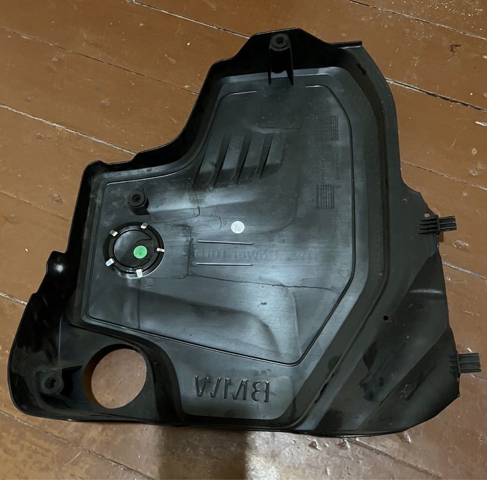 Декоративна кришка двигуна BMW F30