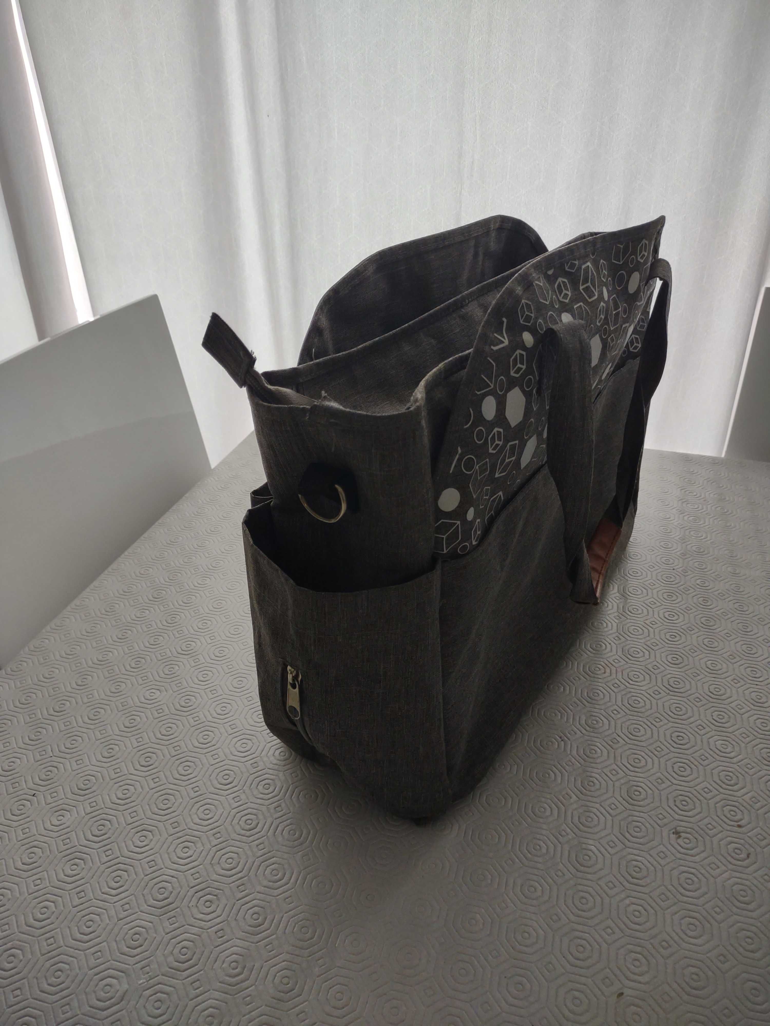Bolsa maternidade muito utilizada na maternidade.