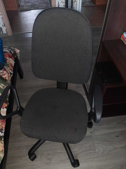 крісло стілець офісний