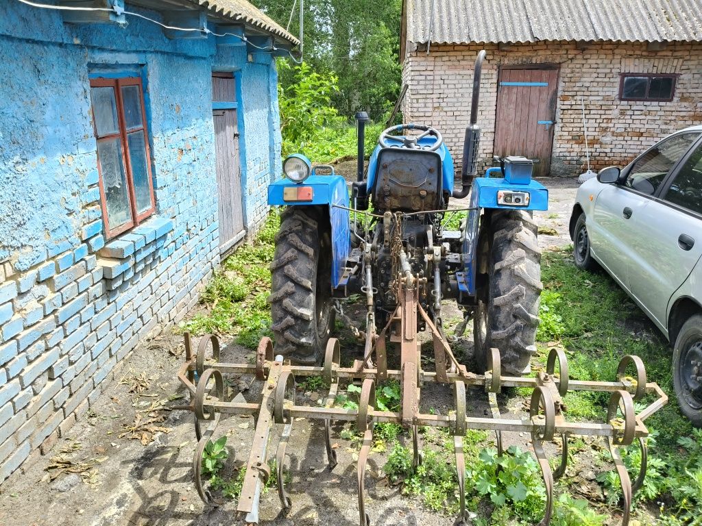 Трактор DF244 стан нового з навісним