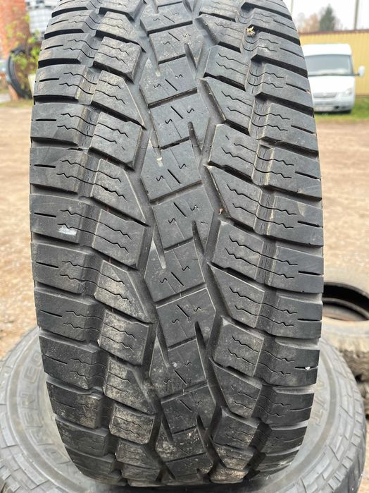 Продам шини TOYO Open Country 285/60 R18 120S