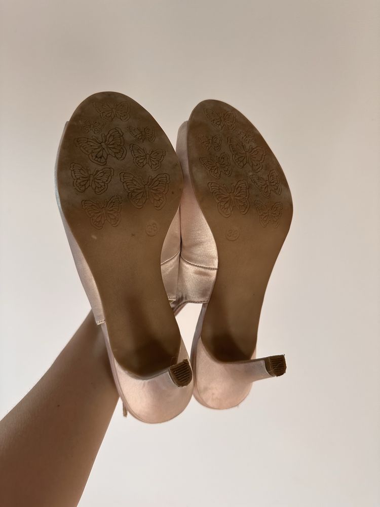 Szpilki sandalki na lato pudrowy roz 38 deichmann