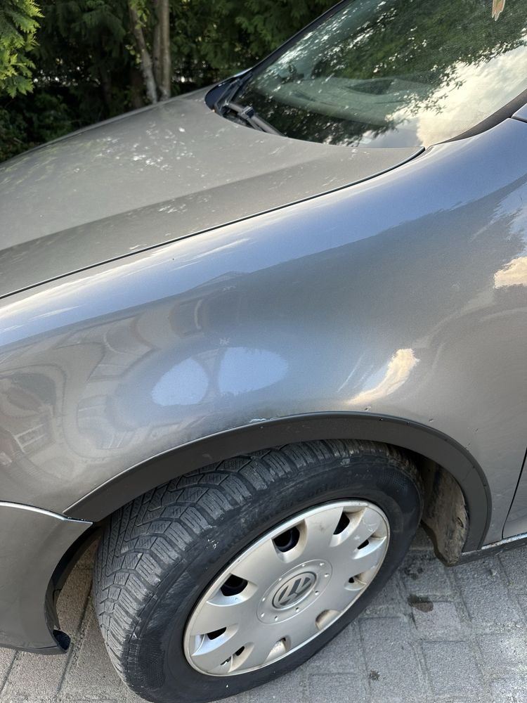 Автомобіль Volkswagen Golf 2004 1,6 Mpi