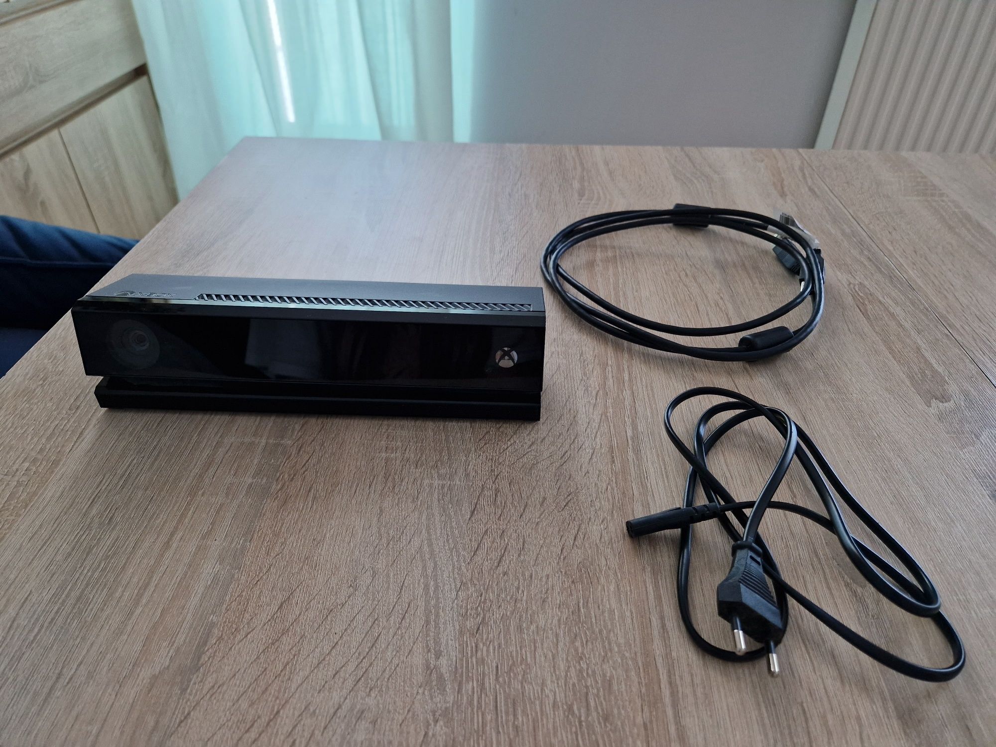 Xbox one x + kinect + pad + 2 gry just dance