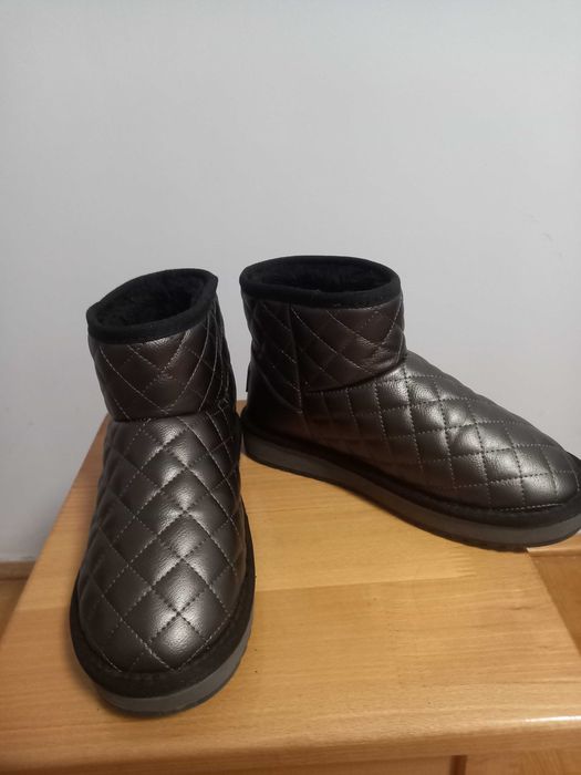 Взуття зимове  уггі жіночі