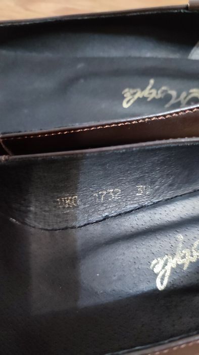 Шкіряні туфлі жіночі