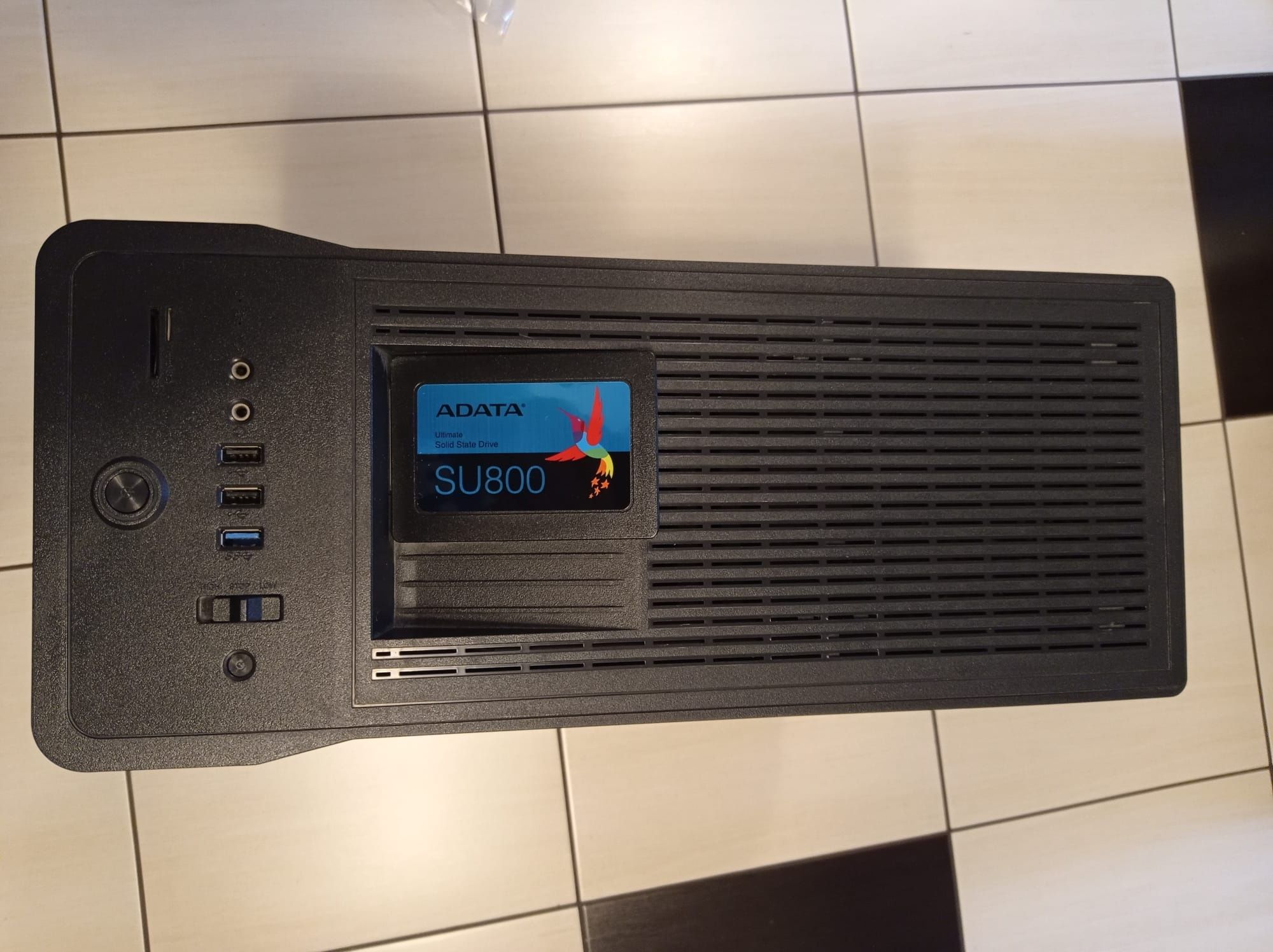 Komputer PC stacjonarny