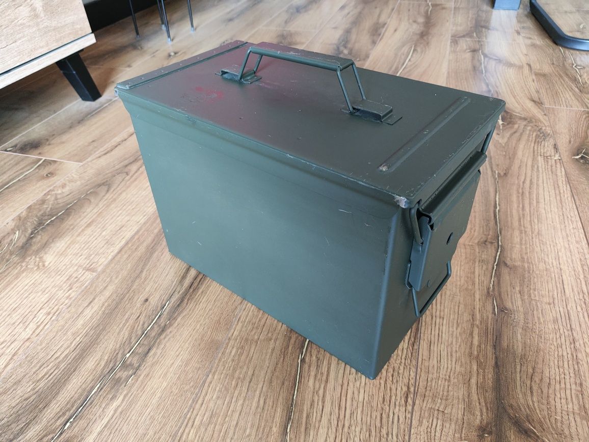 Skrzynka metalowa hermetyczna