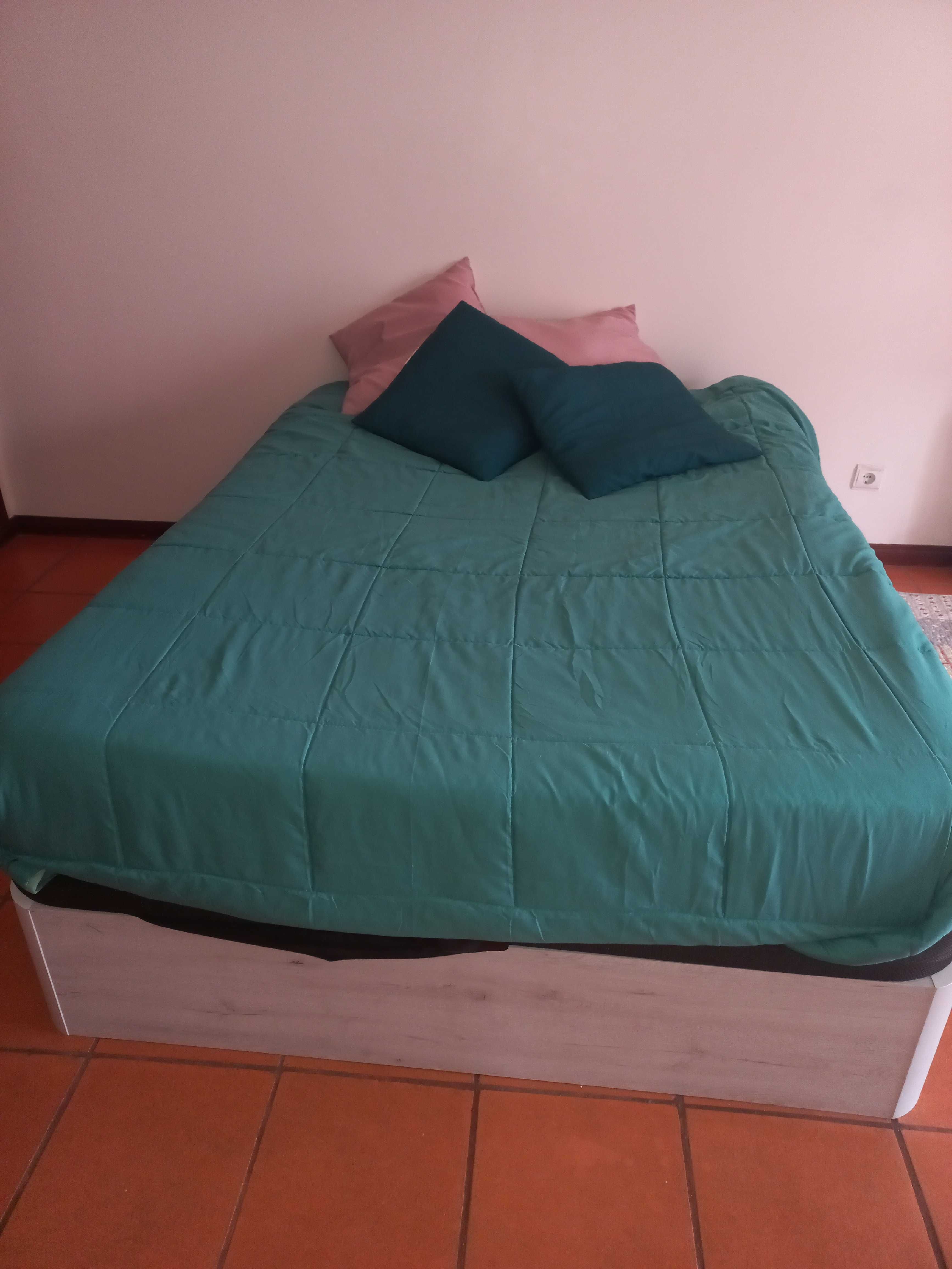 Sommier casal com colchão pikolin