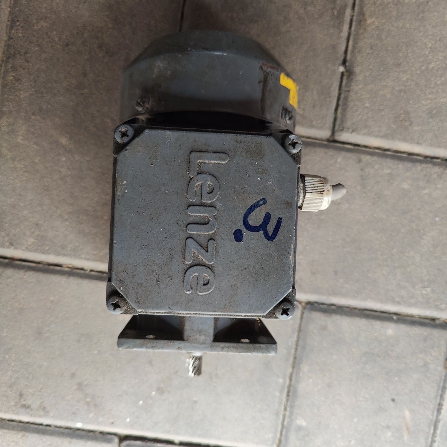 Мотор LENZE 0.18KW