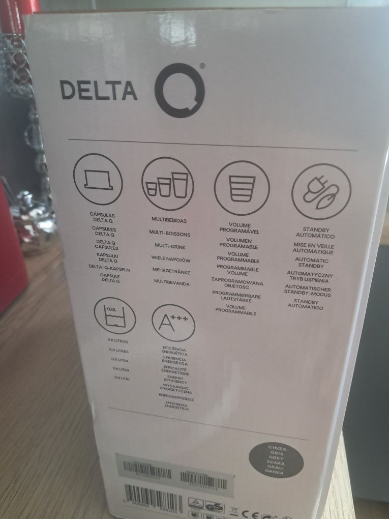 Ekspress do kawy  Delta nowy