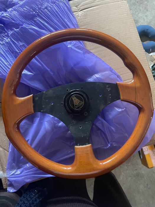 Volante madeira com cubo