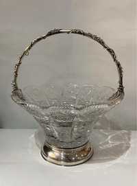 Grande centro de mesa em forma de cesta em cristal e prata
