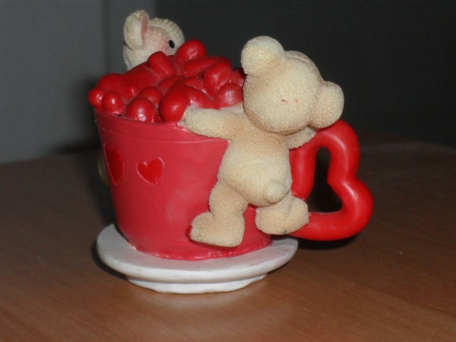 НОВЫЙ сувенир "чашка с мишками полная сердечек" статуэтка валентинка