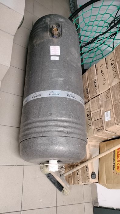 Bojler na ciepłą wodę z grzałką