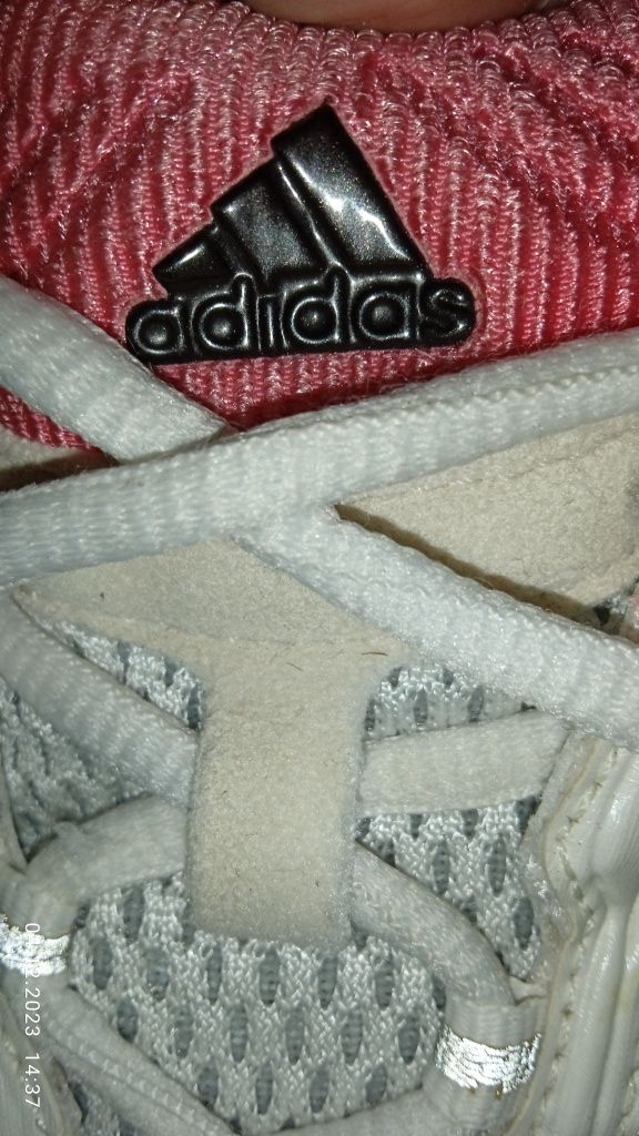Кроссовки Adidas размер 40
