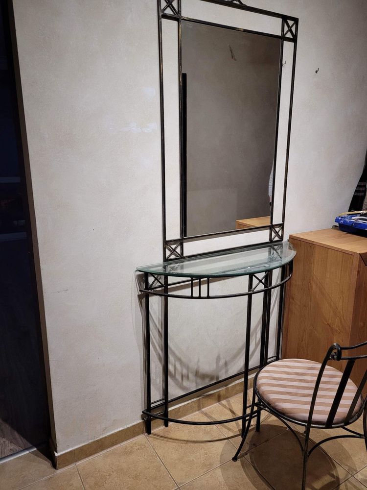 Toaletka krzesło, lustro, stolik szklany czarno złoty - metaloplastyka