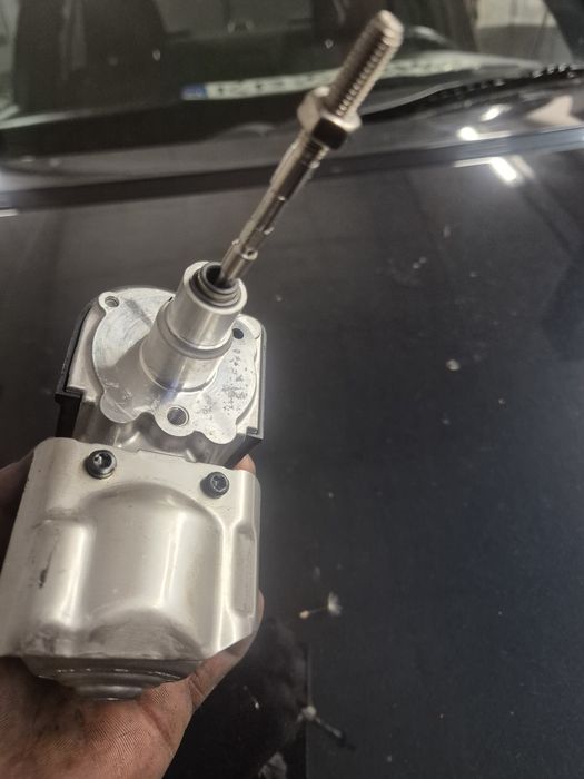Nastawnik turbiny audi a4 a5 q5 tfsi