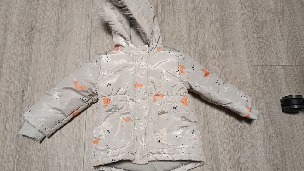 Осіння куртка на дівчинку 80 розмір