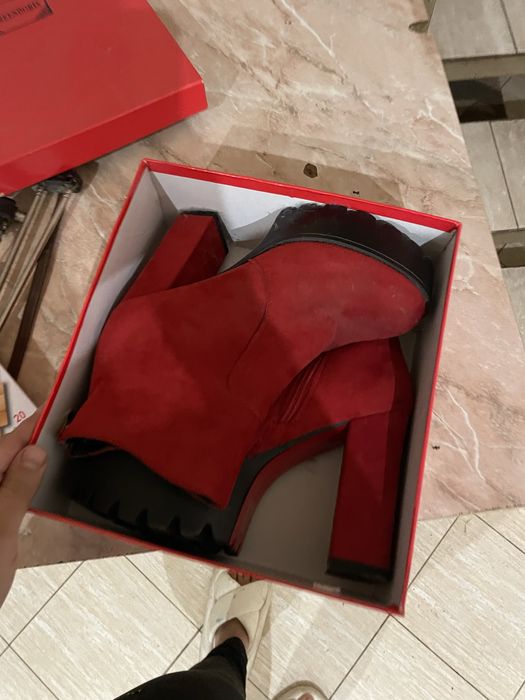 Замшеві ботінки