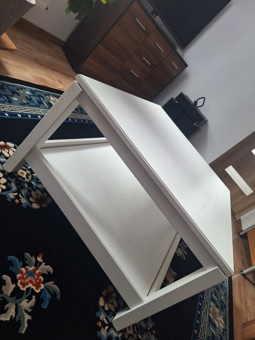 Stolik kawowy biały