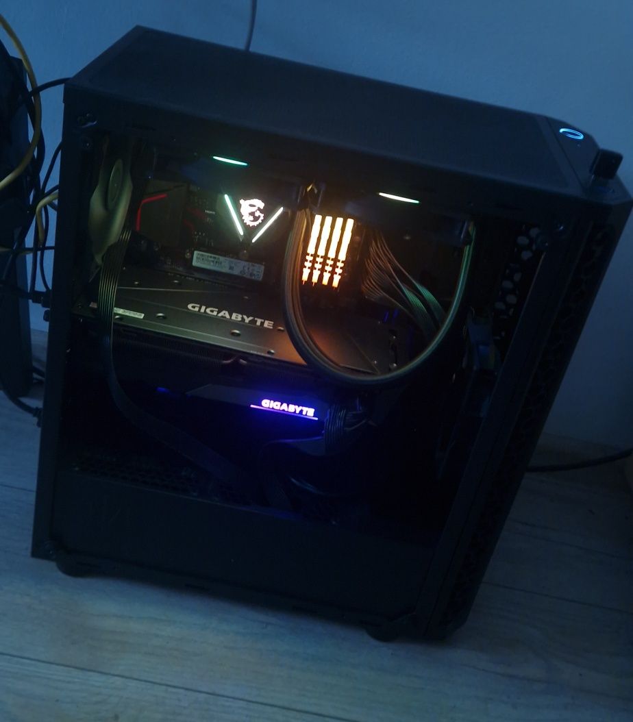 Komputer gamingowy Ryzen 7 5800x, RX 6800xt, 32gb Ram,Chłodzenie wodne