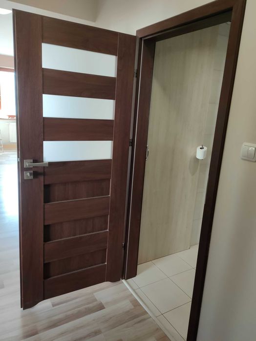 Drzwi wewnętrzne + ościeżnice regulowane