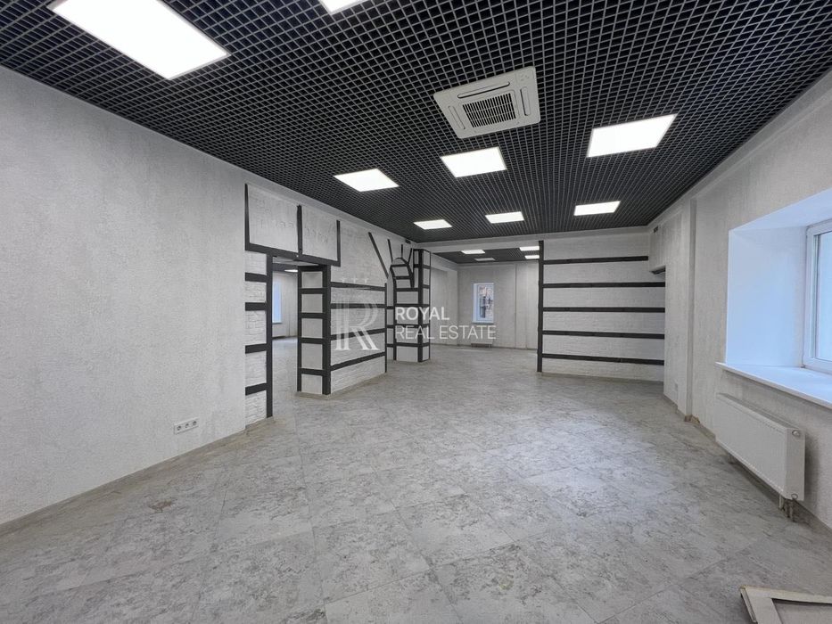 Оренда ОСЗ Офіс 814 м.кв вул. Івана Франка 26 ФАСАД Центр Парковка