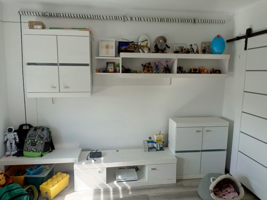 Zestaw mebli  jasnych