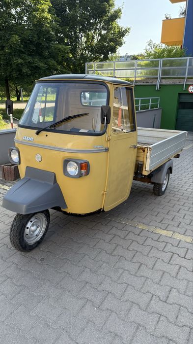 Rezerwacja - Piaggio Ape P601 z 1981–klasyk–food truck/reklamę