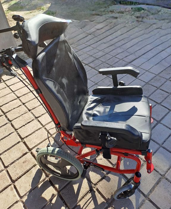 Багатофункціональне нове колісне крісло КкД-16-41 (керує користувач)