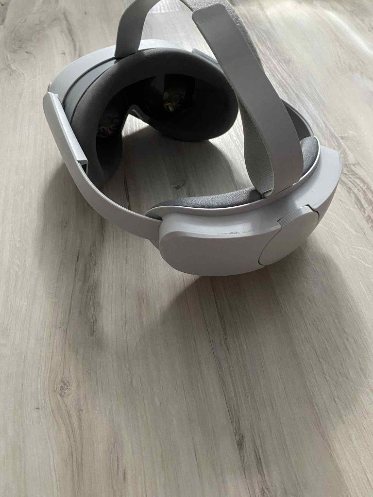 Pico 4 w bardzo dobrym stanie