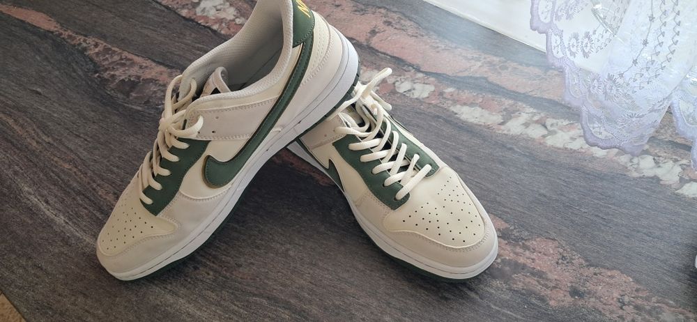 Кросівки NIKE новые