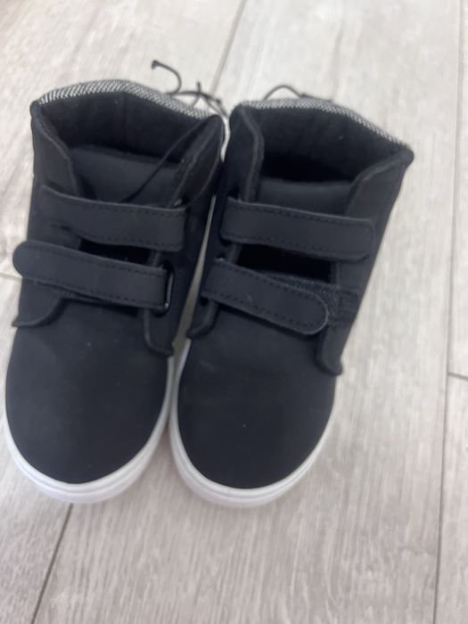 Взуття дитяче 24 розмір